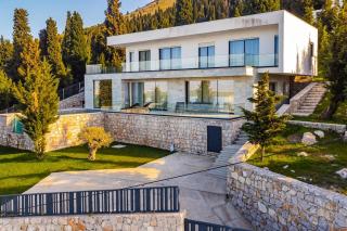 Villa Serenity Luxury Lakeside Manor - Shirokë - 7