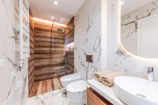 Villa Serenity Luxury Lakeside Manor - Shirokë - 5
