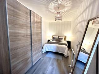 Côté Cour - Appartement en plein centre-ville & proche des thermes - 3