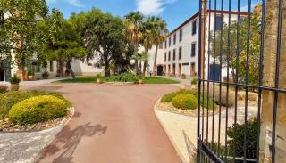 Château au milieu du vignoble avec piscine à 10 mn des plages - 2