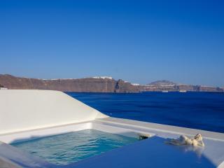 Oia Treasures Art Suites - 9