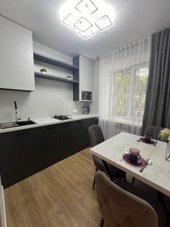 Воинов Интер 22а Парк рядом - Karagandá - 1