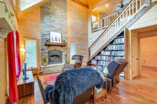Crawford Cottage with Fireplace and Mountain Views! - - 8