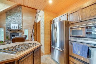 Crawford Cottage with Fireplace and Mountain Views! - - 2