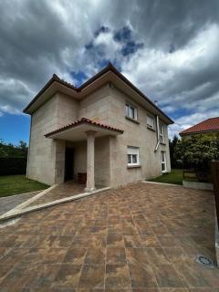 Amplio Chalet unifamiliar con jardín a 10 m playa - Baiona - 4