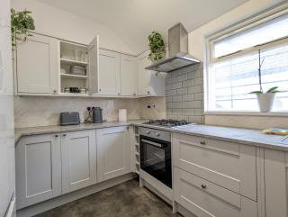 Beautiful 4 Bedroom Apartment - Sleeps 12 people - 9