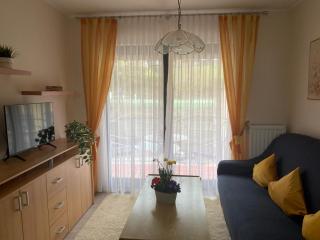Ferienwohnung 2 Am Petersberg - Neef - 1