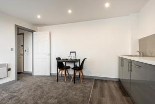 Modern 1 Bedroom Apartment in Yeadon - Yeadon - 5