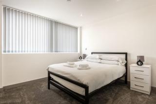 Contemporary 2 Bedroom Apartment in Yeadon - Yeadon - 8
