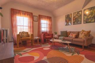 Eclectic 1BR, 10 min-Boston,Near Public Transport - Everett - 4