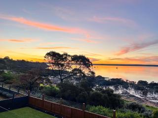 Your Perfect Coastal Getaway - Corinella - 4