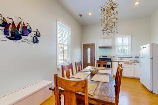 Under the Avenue - 4