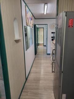 Private Room-2 in HANNANA Apartment- 2 min walk To Tram 12 min to Nice train station 15 min to Massena Place - Niza - 4