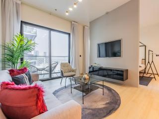 Modern Retreat in this Unique Building in JVC - Dubai - 6