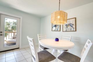 Cedar Key Condo with Balcony and Gulf Views! - 5