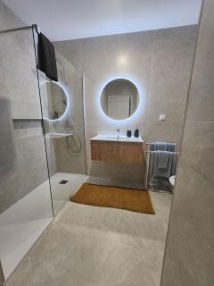 Blue Diamond-seaview & free park - 2