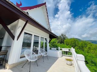 Moonlight Panorama Seaview House by RESAVA - Surin Beach - 8