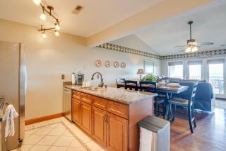 Lakefront Branson Condo, Near Silver Dollar City! - Branson - 2