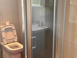 Quite room in Hornchurch near Romford station on Elizabeth line to and from Heathrow airport - Romford - 1