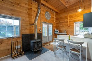 Walliswood Lodge - Wood Burner, Air Con & Wi-fi, Rural Retreat - 0
