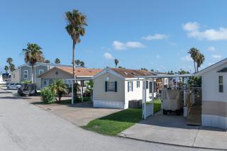 Bonnet Sea Cottage on the water- LIV Resort - 9