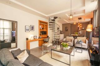 1min Walk From Champs Elysées - Avenue Montaigne - AC - Self-Checkin - Working Desk - París - 2