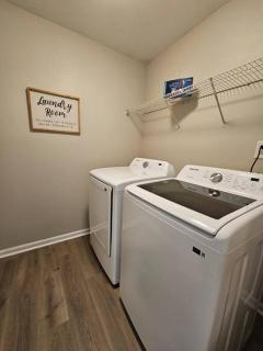 5-Bed Gem Close to Duluth Fun Sleeps 16 - Duluth - 3