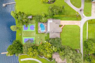 Exquisite Bayview Villa with POOLGAMES- 18 Guests - Tampa - 5
