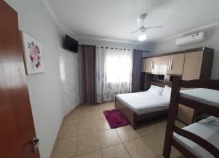 Casa linda com piscina a menos de dois minutos dos maiores Centros Turisticos de Aparecida - Aparecida - 8