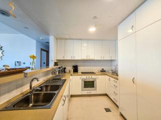 Al Raha Serenity Spacious 2BR Getaway - Abu Dhabi - 8