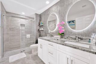 Glamorous Newly Built Pool Home, Tiki Hut, Huge Patio, Air Hockey in Delray Beach Near The Ave! - Delray Beach - 6