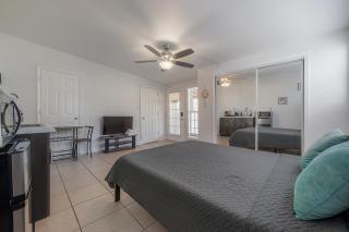 Stadium Suite with Area & Parking - Tampa - 6