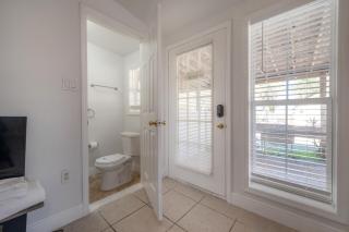 Stadium Suite with Area & Parking - Tampa - 1