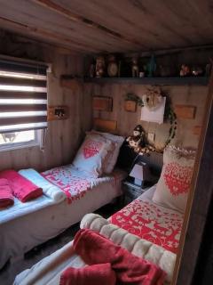 little wooden cabin - 6