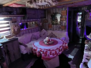 little wooden cabin - 3