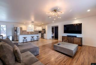 Sunshine on Sells, Pool & BBQ Grill - Scottsdale - 3