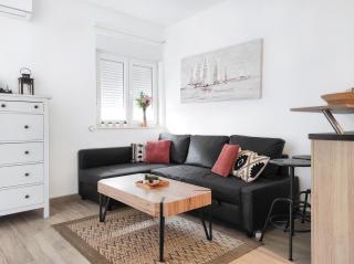 Apartment with terrace and free parking - Beach nearby - 9