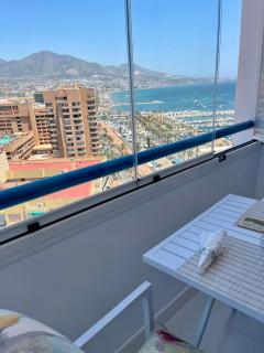 Sunny beachside retreat with mountain and sea views - Fuengirola - 9