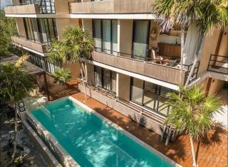 Luxury and Mordern Beachfront Condo by BT Homes - 4