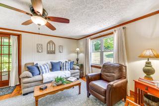 Family Fancy Gap Cottage with Deck - Pets Welcome! - 8