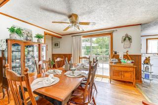 Family Fancy Gap Cottage with Deck - Pets Welcome! - 5