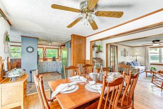 Family Fancy Gap Cottage with Deck - Pets Welcome! - 4