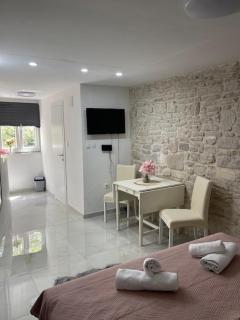 Royal City Apartments Šibenik - Šibenik - 3