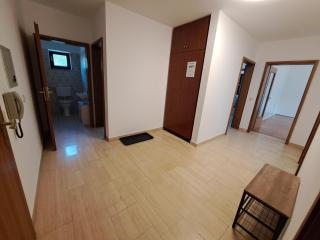 Monteurs Wohnung mit 8 Einzelbetten, Küche, Parkplatz und Balkon - 4