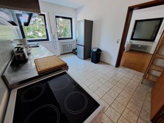 Monteurs Wohnung mit 8 Einzelbetten, Küche, Parkplatz und Balkon - 2