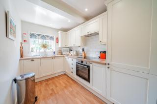 Beautiful Riverside Cottage with Large Garden, 2BR - 8