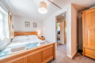 Beautiful Riverside Cottage with Large Garden, 2BR - 5