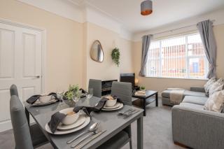 Large cosy house - free on street parking - Liverpool - 0