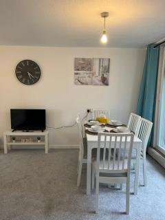 Lovely Entire Flat with Private Balcony in Euston-Central London - 2