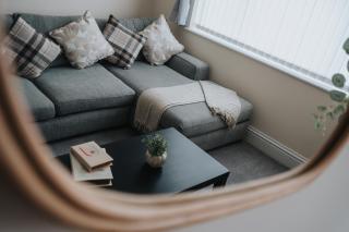 Large cosy house - free on street parking - 2